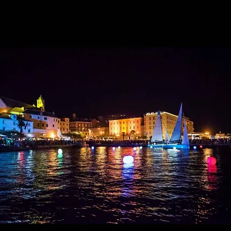 In 7034 Apartment Grebastica