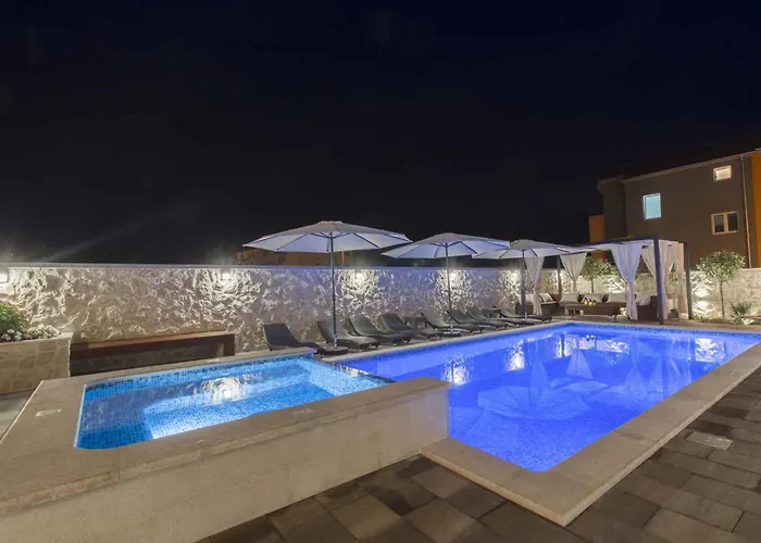 In 7034 アパート Grebaštica